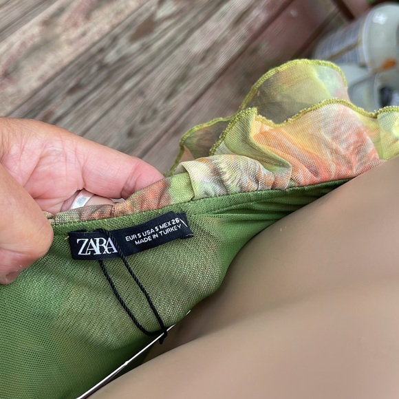 Zara Size Small Sheer Sleeve Ruffled Dress - Tags Attached - Picture 5 of 8